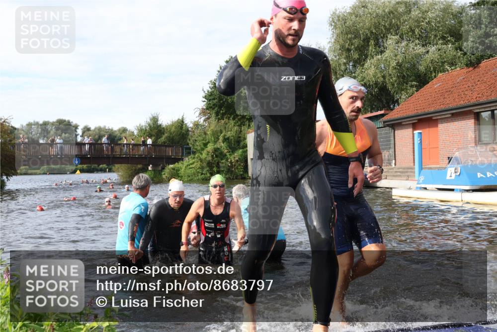 31.08.2025 - Elbe Triathlon Hamburg Luisa Fischer http://msf.ph/oto/8683797 31.08.2025 10:20:31 Schwimmen 1121, 1127, 1140, 1180, 1216, 1224 meine-sportfotos.de