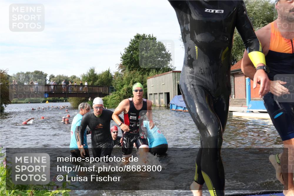 31.08.2025 - Elbe Triathlon Hamburg Luisa Fischer http://msf.ph/oto/8683800 31.08.2025 10:20:32 Schwimmen 1121, 1127, 1140, 1180, 1216, 1224 meine-sportfotos.de
