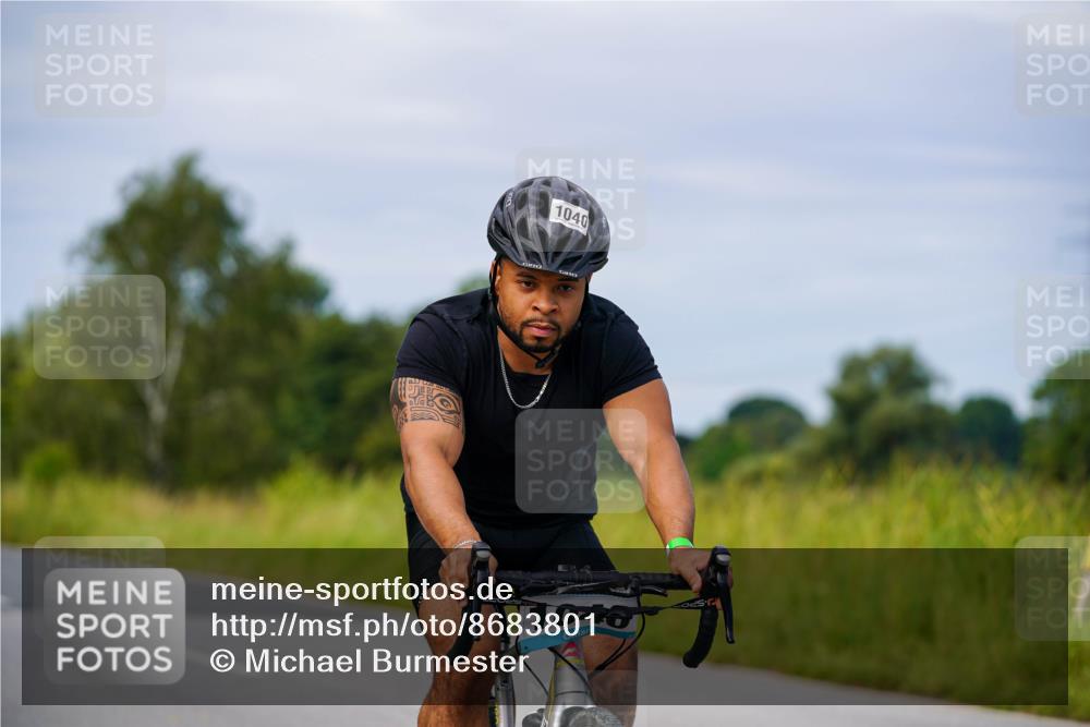 31.08.2025 - Elbe Triathlon Hamburg Michael Burmester http://msf.ph/oto/8683801 31.08.2025 11:14:32 Radfahren 1040, 1438, 1522 meine-sportfotos.de
