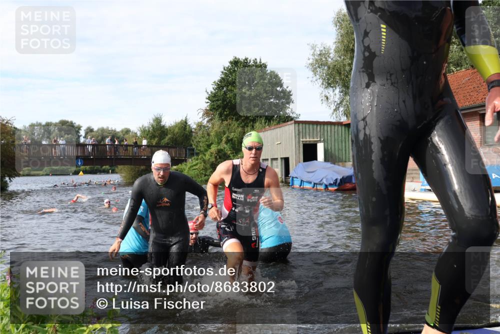31.08.2025 - Elbe Triathlon Hamburg Luisa Fischer http://msf.ph/oto/8683802 31.08.2025 10:20:32 Schwimmen 1121, 1127, 1140, 1180, 1216, 1224 meine-sportfotos.de