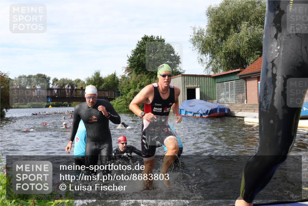 31.08.2025 - Elbe Triathlon Hamburg Luisa Fischer http://msf.ph/oto/8683803 31.08.2025 10:20:32 Schwimmen 1121, 1127, 1140, 1180, 1216, 1224 meine-sportfotos.de