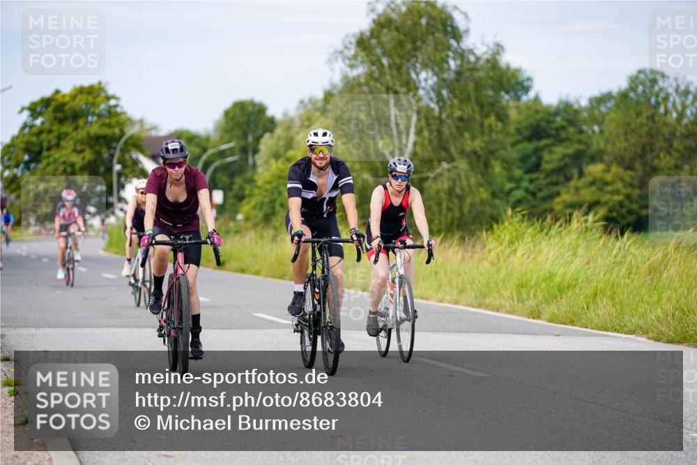 31.08.2025 - Elbe Triathlon Hamburg Michael Burmester http://msf.ph/oto/8683804 31.08.2025 11:14:36 Radfahren 1377, 1438, 1502, 1504, 1522 meine-sportfotos.de