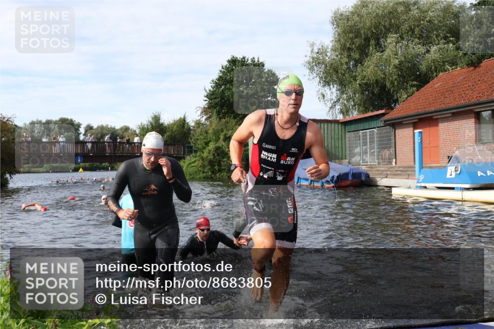 31.08.2025 - Elbe Triathlon Hamburg Luisa Fischer http://msf.ph/oto/8683805 31.08.2025 10:20:33 Schwimmen 1121, 1127, 1140, 1180, 1216, 1224 meine-sportfotos.de