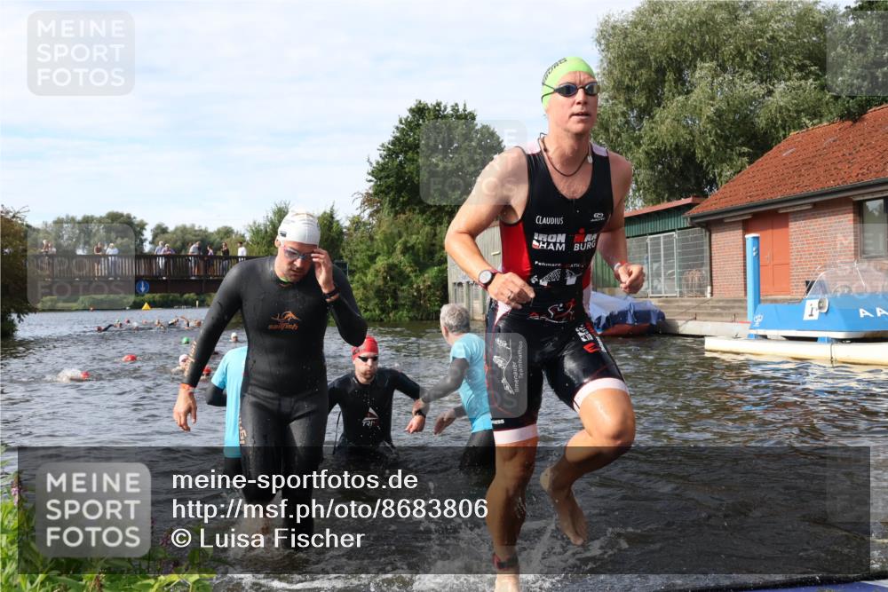 31.08.2025 - Elbe Triathlon Hamburg Luisa Fischer http://msf.ph/oto/8683806 31.08.2025 10:20:33 Schwimmen 1121, 1127, 1140, 1180, 1216, 1224 meine-sportfotos.de