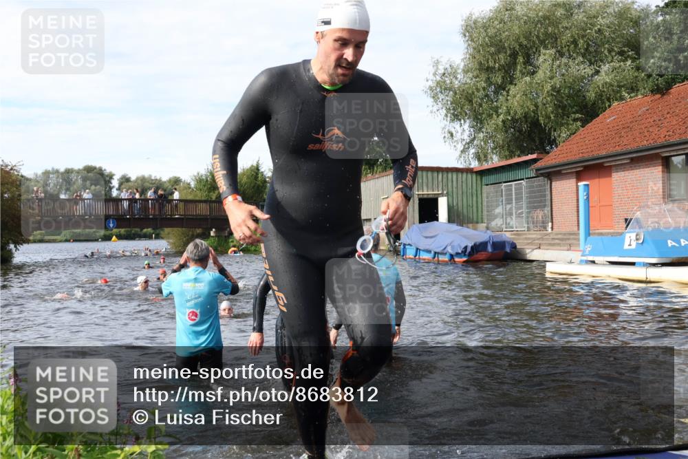 31.08.2025 - Elbe Triathlon Hamburg Luisa Fischer http://msf.ph/oto/8683812 31.08.2025 10:20:34 Schwimmen 1121, 1127, 1140, 1180, 1216, 1224 meine-sportfotos.de