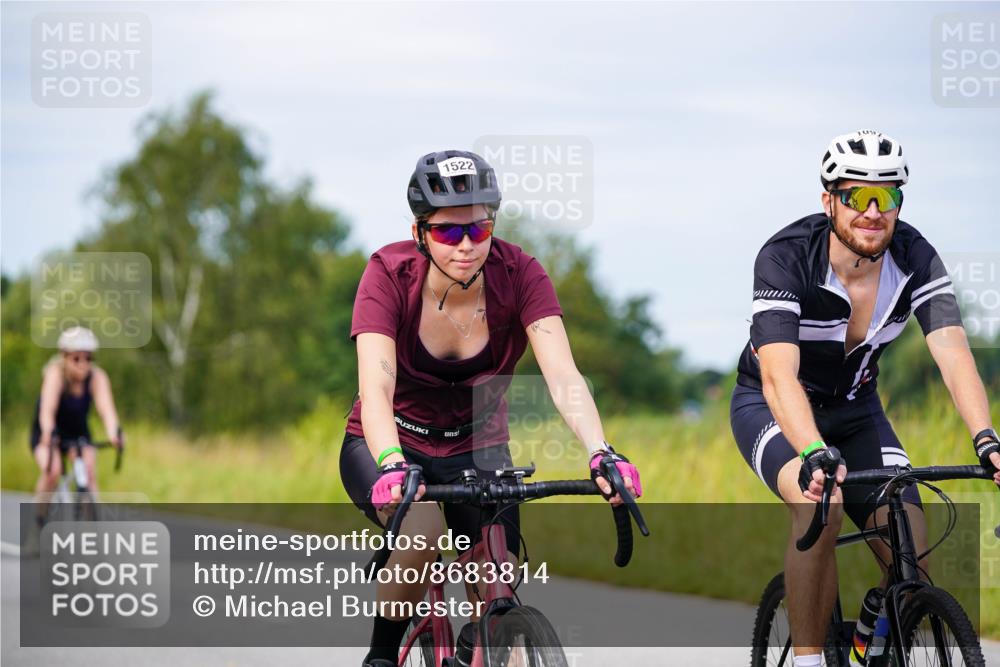 31.08.2025 - Elbe Triathlon Hamburg Michael Burmester http://msf.ph/oto/8683814 31.08.2025 11:14:38 Radfahren 1377, 1438, 1502, 1504, 1522 meine-sportfotos.de
