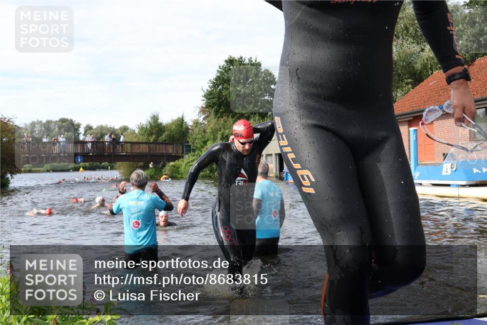 31.08.2025 - Elbe Triathlon Hamburg Luisa Fischer http://msf.ph/oto/8683815 31.08.2025 10:20:35 Schwimmen 1121, 1127, 1140, 1180, 1216, 1224 meine-sportfotos.de