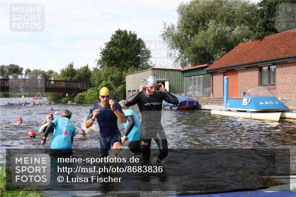 31.08.2025 - Elbe Triathlon Hamburg Luisa Fischer http://msf.ph/oto/8683836 31.08.2025 10:20:44 Schwimmen 1147, 1190, 1193, 1225, 1227, 1234 meine-sportfotos.de
