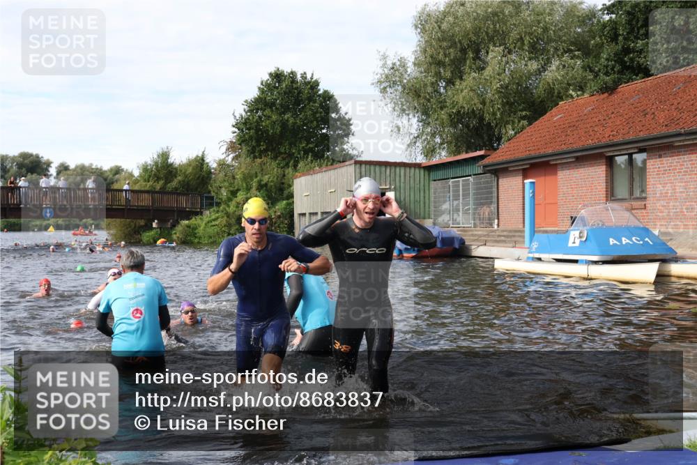 31.08.2025 - Elbe Triathlon Hamburg Luisa Fischer http://msf.ph/oto/8683837 31.08.2025 10:20:44 Schwimmen 1147, 1190, 1193, 1225, 1227, 1234 meine-sportfotos.de
