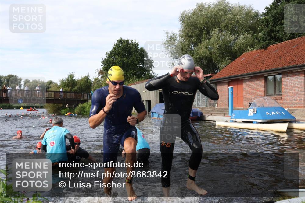 31.08.2025 - Elbe Triathlon Hamburg Luisa Fischer http://msf.ph/oto/8683842 31.08.2025 10:20:45 Schwimmen 1147, 1190, 1193, 1225, 1227, 1234 meine-sportfotos.de