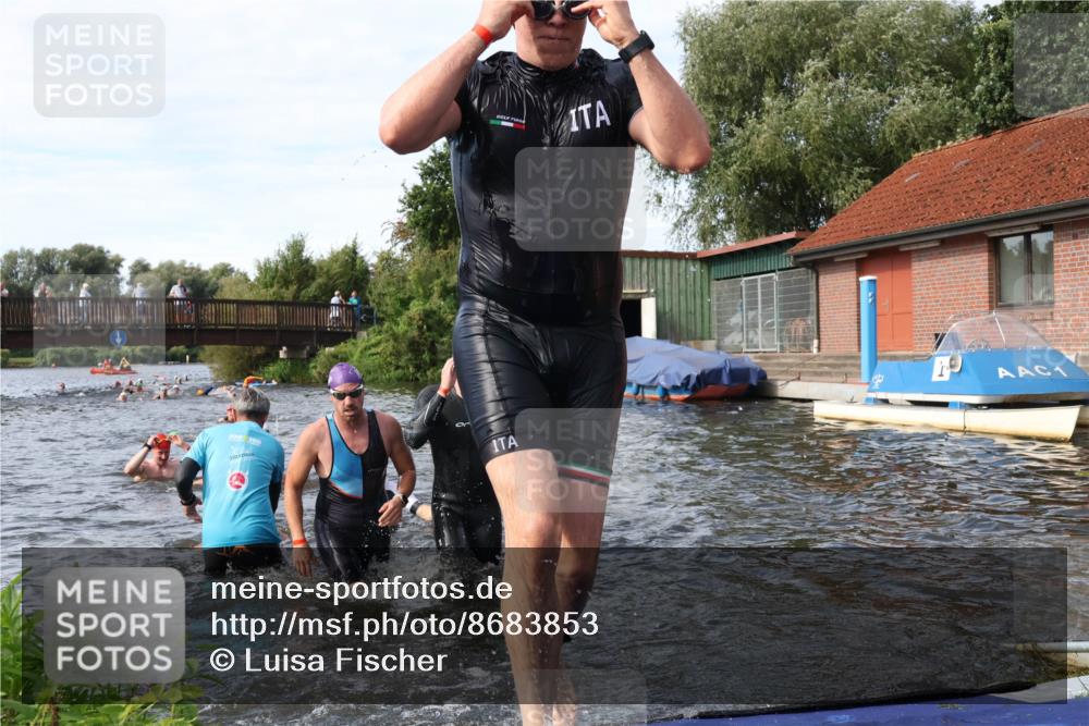 31.08.2025 - Elbe Triathlon Hamburg Luisa Fischer http://msf.ph/oto/8683853 31.08.2025 10:20:49 Schwimmen 1147, 1174, 1190, 1193, 1225, 1227, 1234, 1241 meine-sportfotos.de