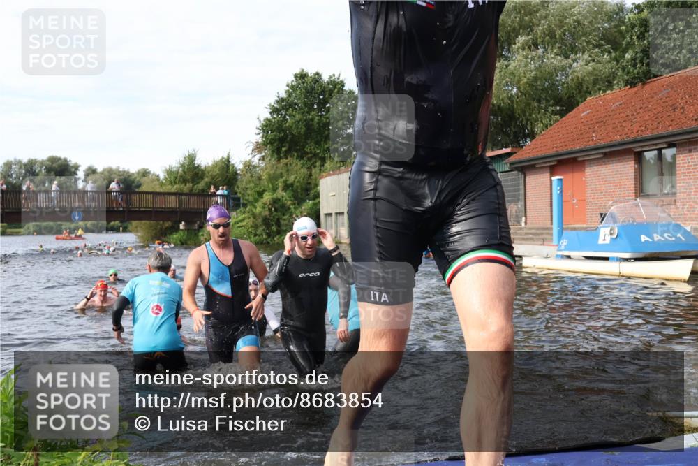 31.08.2025 - Elbe Triathlon Hamburg Luisa Fischer http://msf.ph/oto/8683854 31.08.2025 10:20:49 Schwimmen 1147, 1174, 1190, 1193, 1225, 1227, 1234, 1241 meine-sportfotos.de