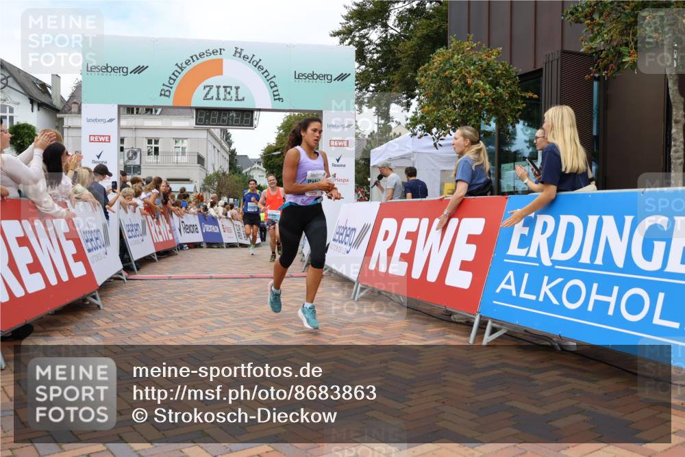 31.08.2025 - 21. Blankeneser Heldenlauf Strokosch-Dieckow http://msf.ph/oto/8683863 31.08.2025 12:03:28 Ziel 4256, 4418, 4151, 4032 meine-sportfotos.de