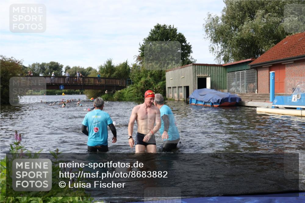 31.08.2025 - Elbe Triathlon Hamburg Luisa Fischer http://msf.ph/oto/8683882 31.08.2025 10:20:59 Schwimmen 1132, 1174, 1241, 1245 meine-sportfotos.de