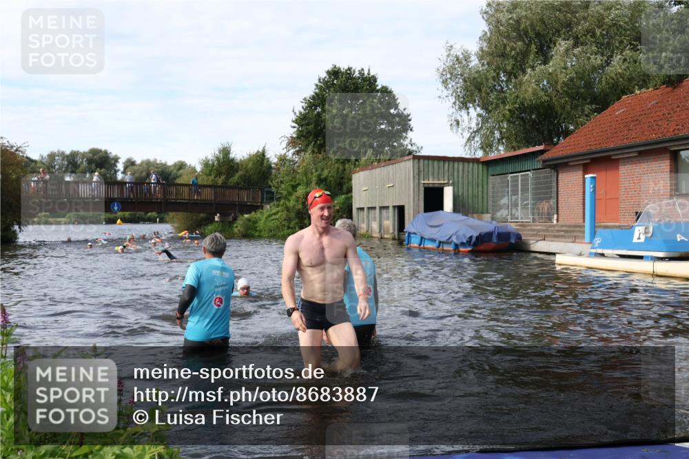 31.08.2025 - Elbe Triathlon Hamburg Luisa Fischer http://msf.ph/oto/8683887 31.08.2025 10:21:00 Schwimmen 1132, 1174, 1241, 1245 meine-sportfotos.de