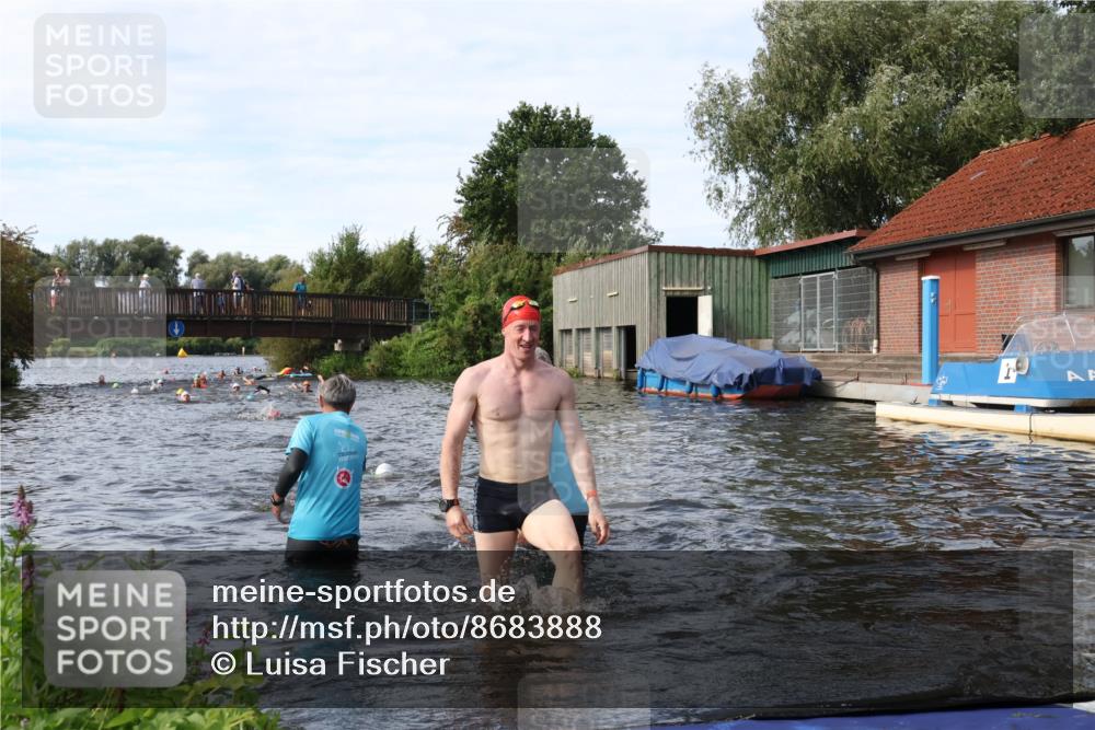 31.08.2025 - Elbe Triathlon Hamburg Luisa Fischer http://msf.ph/oto/8683888 31.08.2025 10:21:00 Schwimmen 1132, 1174, 1241, 1245 meine-sportfotos.de