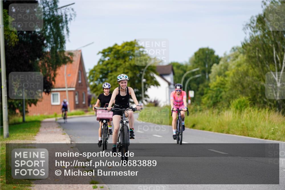 31.08.2025 - Elbe Triathlon Hamburg Michael Burmester http://msf.ph/oto/8683889 31.08.2025 11:15:01 Radfahren 1383, 1616, 1617 meine-sportfotos.de