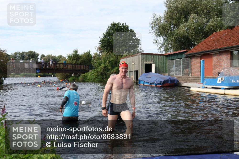 31.08.2025 - Elbe Triathlon Hamburg Luisa Fischer http://msf.ph/oto/8683891 31.08.2025 10:21:00 Schwimmen 1132, 1174, 1241, 1245 meine-sportfotos.de