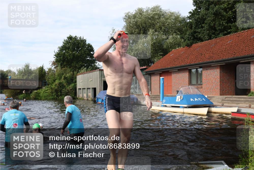 31.08.2025 - Elbe Triathlon Hamburg Luisa Fischer http://msf.ph/oto/8683899 31.08.2025 10:21:02 Schwimmen 1132, 1184, 1245 meine-sportfotos.de