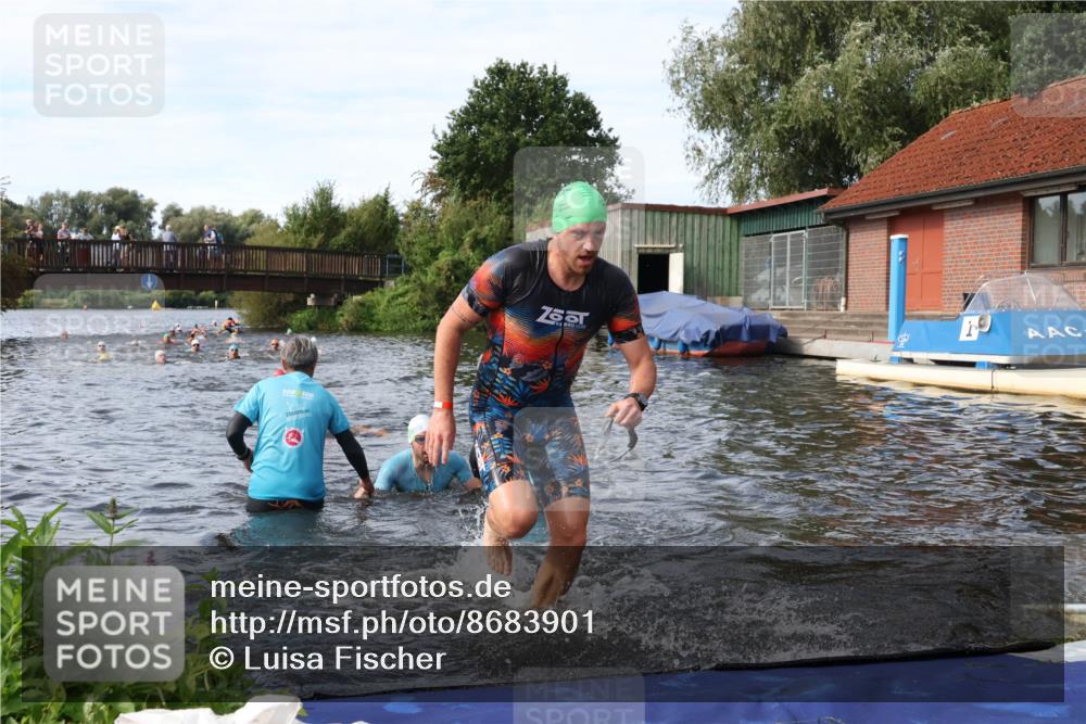 31.08.2025 - Elbe Triathlon Hamburg Luisa Fischer http://msf.ph/oto/8683901 31.08.2025 10:21:05 Schwimmen 1132, 1184, 1245 meine-sportfotos.de
