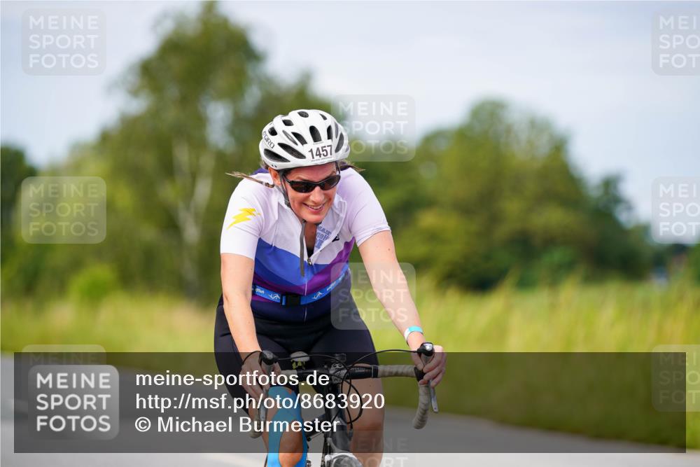 31.08.2025 - Elbe Triathlon Hamburg Michael Burmester http://msf.ph/oto/8683920 31.08.2025 11:15:12 Radfahren 1457 meine-sportfotos.de
