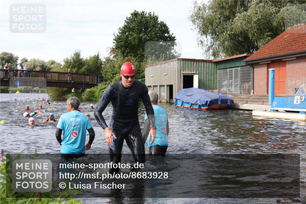 31.08.2025 - Elbe Triathlon Hamburg Luisa Fischer http://msf.ph/oto/8683928 31.08.2025 10:21:20 Schwimmen 1116, 1136 meine-sportfotos.de