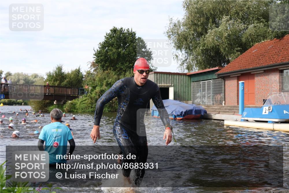 31.08.2025 - Elbe Triathlon Hamburg Luisa Fischer http://msf.ph/oto/8683931 31.08.2025 10:21:21 Schwimmen 1136 meine-sportfotos.de