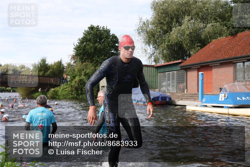 31.08.2025 - Elbe Triathlon Hamburg Luisa Fischer http://msf.ph/oto/8683933 31.08.2025 10:21:21 Schwimmen 1136 meine-sportfotos.de