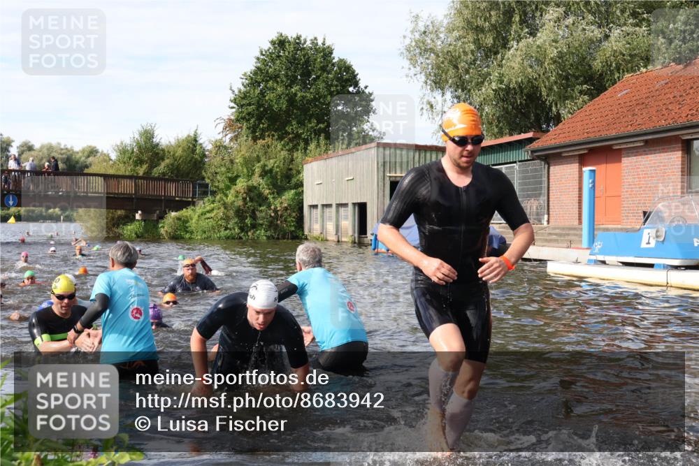 31.08.2025 - Elbe Triathlon Hamburg Luisa Fischer http://msf.ph/oto/8683942 31.08.2025 10:21:31 Schwimmen 1112, 1169, 1195, 1205, 1213, 1223 meine-sportfotos.de