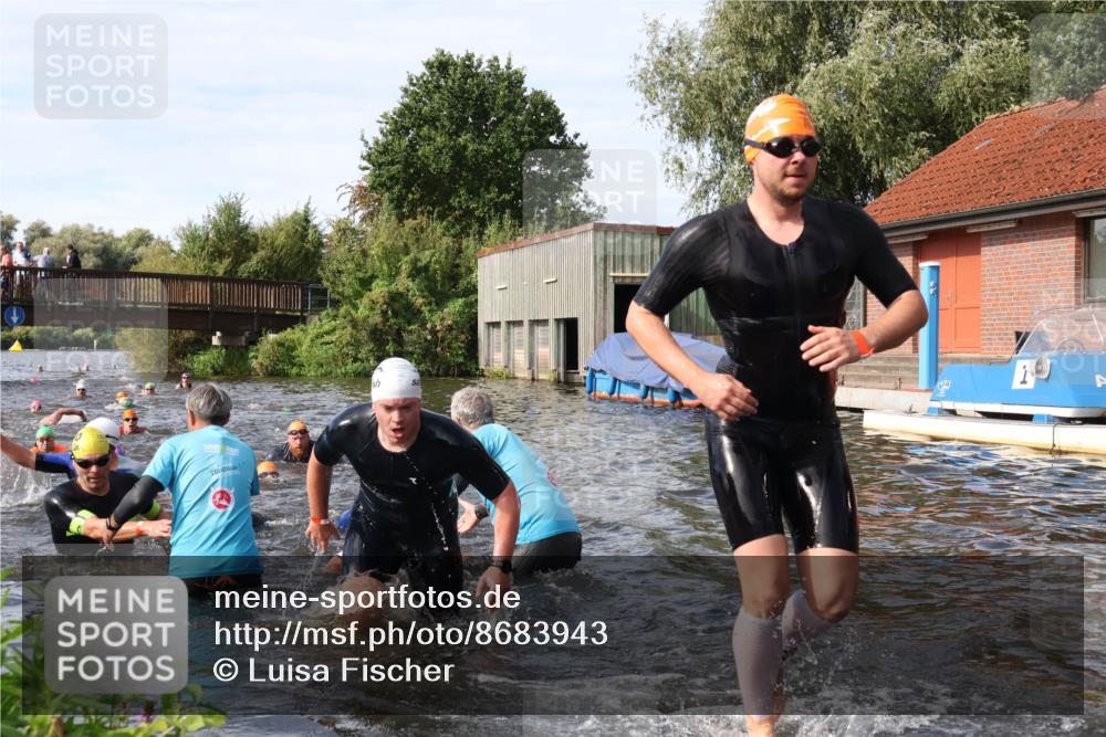 31.08.2025 - Elbe Triathlon Hamburg Luisa Fischer http://msf.ph/oto/8683943 31.08.2025 10:21:32 Schwimmen 1112, 1169, 1195, 1205, 1213, 1223, 1238 meine-sportfotos.de
