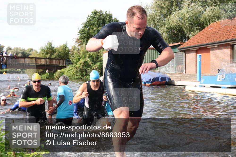 31.08.2025 - Elbe Triathlon Hamburg Luisa Fischer http://msf.ph/oto/8683953 31.08.2025 10:21:34 Schwimmen 1112, 1139, 1169, 1195, 1205, 1213, 1223, 1238 meine-sportfotos.de