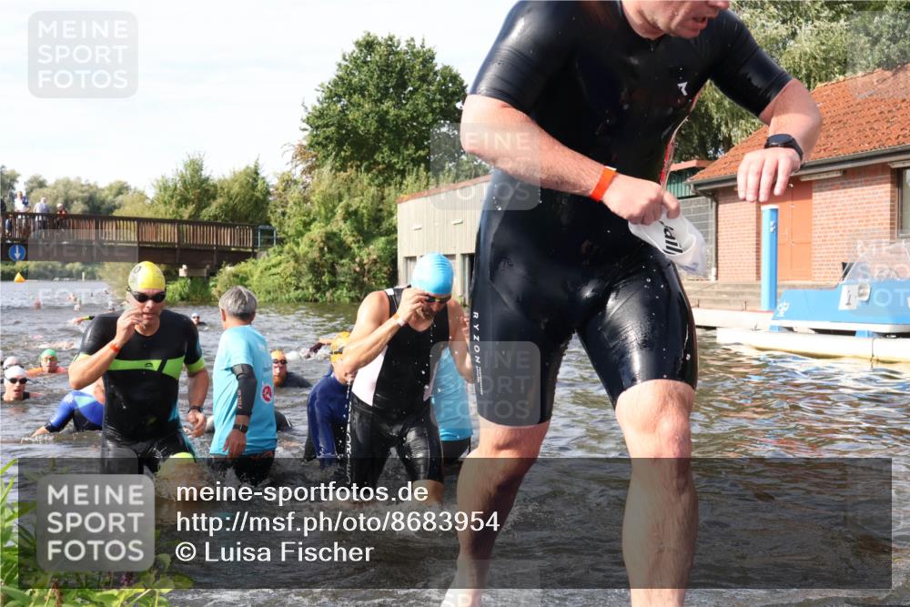 31.08.2025 - Elbe Triathlon Hamburg Luisa Fischer http://msf.ph/oto/8683954 31.08.2025 10:21:34 Schwimmen 1112, 1139, 1169, 1195, 1205, 1213, 1223, 1238 meine-sportfotos.de