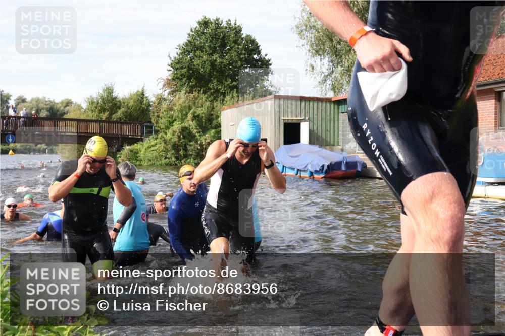 31.08.2025 - Elbe Triathlon Hamburg Luisa Fischer http://msf.ph/oto/8683956 31.08.2025 10:21:34 Schwimmen 1112, 1139, 1169, 1195, 1205, 1213, 1223, 1238 meine-sportfotos.de
