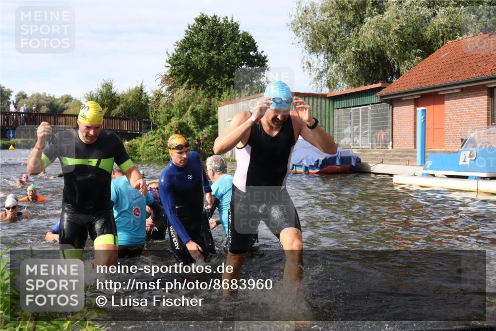 31.08.2025 - Elbe Triathlon Hamburg Luisa Fischer http://msf.ph/oto/8683960 31.08.2025 10:21:35 Schwimmen 1112, 1114, 1139, 1169, 1195, 1204, 1205, 1213, 1223, 1238 meine-sportfotos.de