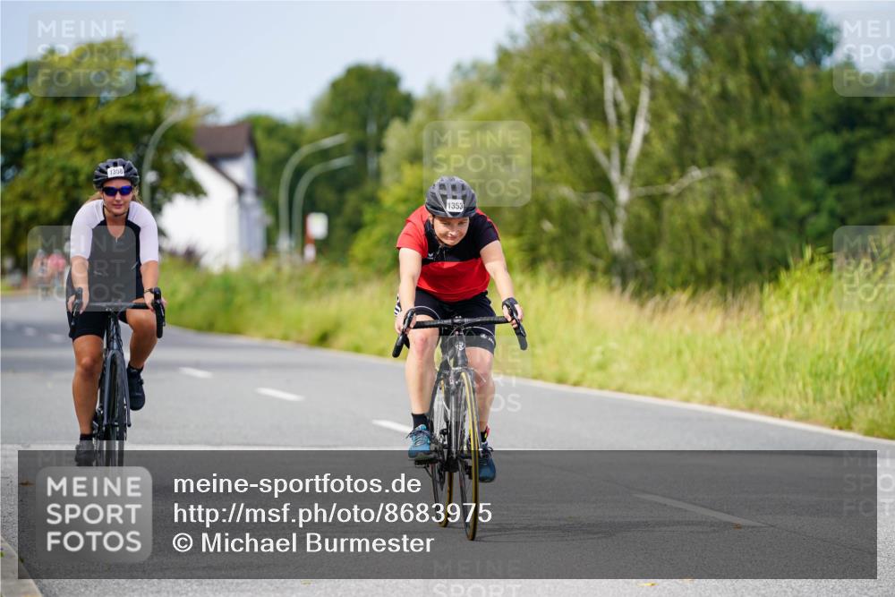 31.08.2025 - Elbe Triathlon Hamburg Michael Burmester http://msf.ph/oto/8683975 31.08.2025 11:16:02 Radfahren 1353, 1358 meine-sportfotos.de
