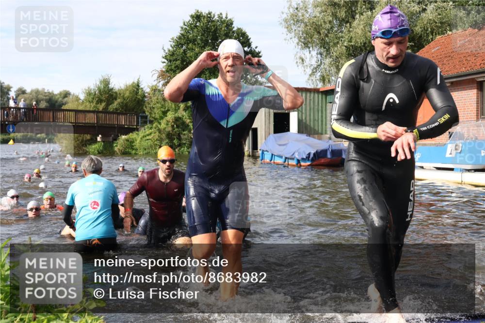 31.08.2025 - Elbe Triathlon Hamburg Luisa Fischer http://msf.ph/oto/8683982 31.08.2025 10:21:40 Schwimmen 1114, 1139, 1157, 1176, 1195, 1204, 1205, 1213, 1223, 1238, 1240 meine-sportfotos.de
