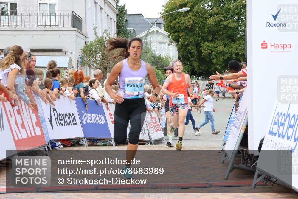 31.08.2025 - 21. Blankeneser Heldenlauf Strokosch-Dieckow http://msf.ph/oto/8683989 31.08.2025 12:03:27 Ziel 4256, 4418, 4151, 4032 meine-sportfotos.de