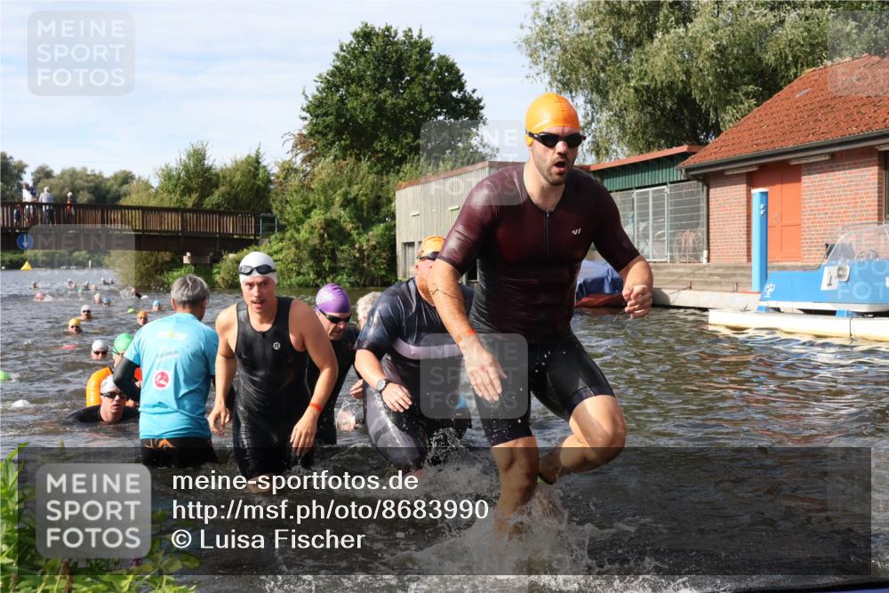 31.08.2025 - Elbe Triathlon Hamburg Luisa Fischer http://msf.ph/oto/8683990 31.08.2025 10:21:42 Schwimmen 1114, 1139, 1144, 1157, 1176, 1204, 1205, 1213, 1223, 1238, 1240, 1244 meine-sportfotos.de