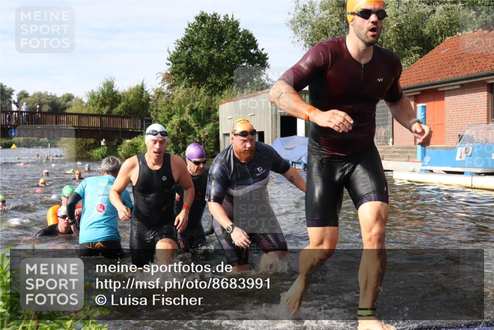 31.08.2025 - Elbe Triathlon Hamburg Luisa Fischer http://msf.ph/oto/8683991 31.08.2025 10:21:43 Schwimmen 1114, 1139, 1144, 1157, 1176, 1204, 1205, 1223, 1238, 1240, 1244 meine-sportfotos.de