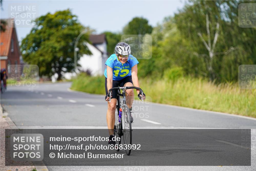 31.08.2025 - Elbe Triathlon Hamburg Michael Burmester http://msf.ph/oto/8683992 31.08.2025 11:16:10 Radfahren 1497 meine-sportfotos.de