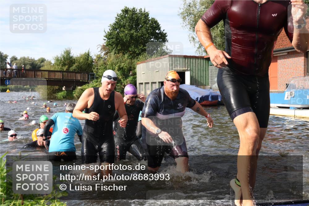 31.08.2025 - Elbe Triathlon Hamburg Luisa Fischer http://msf.ph/oto/8683993 31.08.2025 10:21:43 Schwimmen 1114, 1139, 1144, 1157, 1176, 1204, 1205, 1223, 1238, 1240, 1244 meine-sportfotos.de