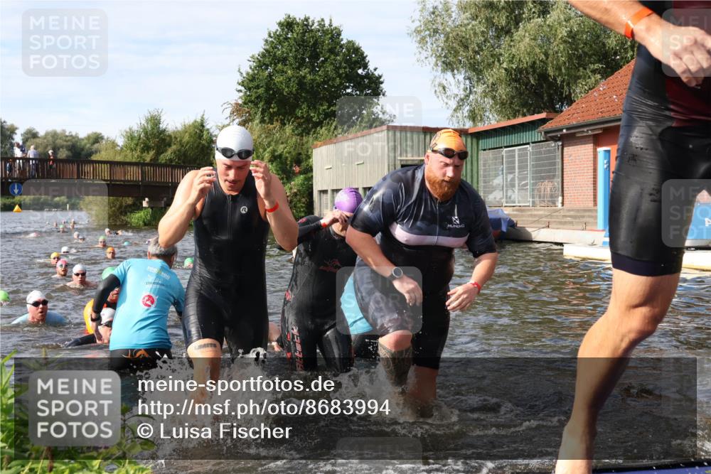 31.08.2025 - Elbe Triathlon Hamburg Luisa Fischer http://msf.ph/oto/8683994 31.08.2025 10:21:43 Schwimmen 1114, 1139, 1144, 1157, 1176, 1204, 1205, 1223, 1238, 1240, 1244 meine-sportfotos.de