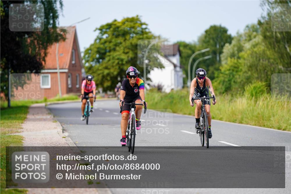 31.08.2025 - Elbe Triathlon Hamburg Michael Burmester http://msf.ph/oto/8684000 31.08.2025 11:16:18 Radfahren 1387, 1495, 1503 meine-sportfotos.de