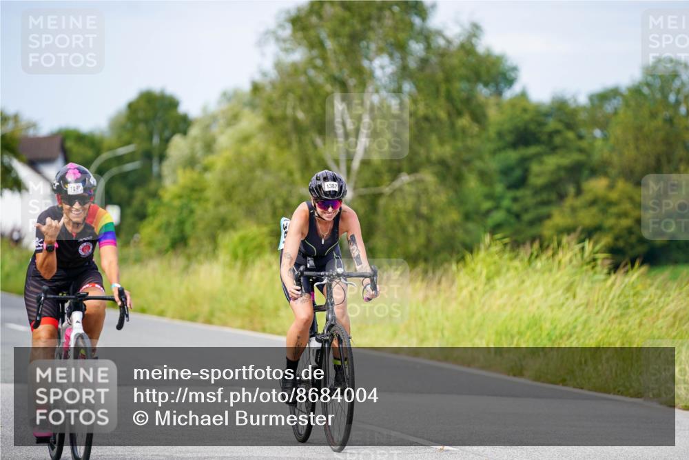 31.08.2025 - Elbe Triathlon Hamburg Michael Burmester http://msf.ph/oto/8684004 31.08.2025 11:16:19 Radfahren 1387, 1495, 1503 meine-sportfotos.de