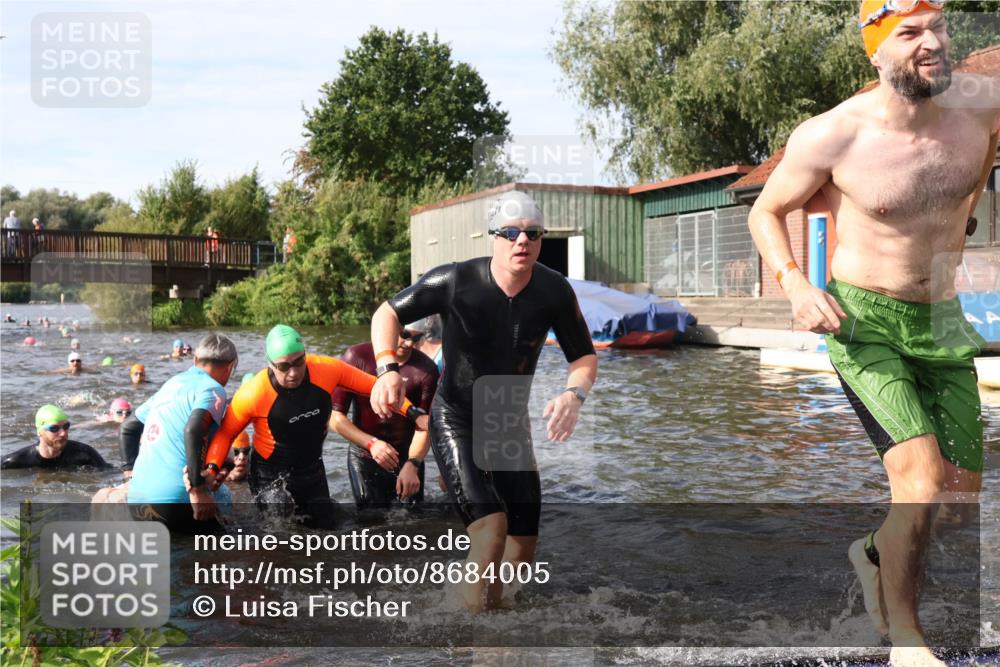 31.08.2025 - Elbe Triathlon Hamburg Luisa Fischer http://msf.ph/oto/8684005 31.08.2025 10:21:48 Schwimmen 1114, 1134, 1144, 1157, 1168, 1176, 1177, 1204, 1240, 1244 meine-sportfotos.de