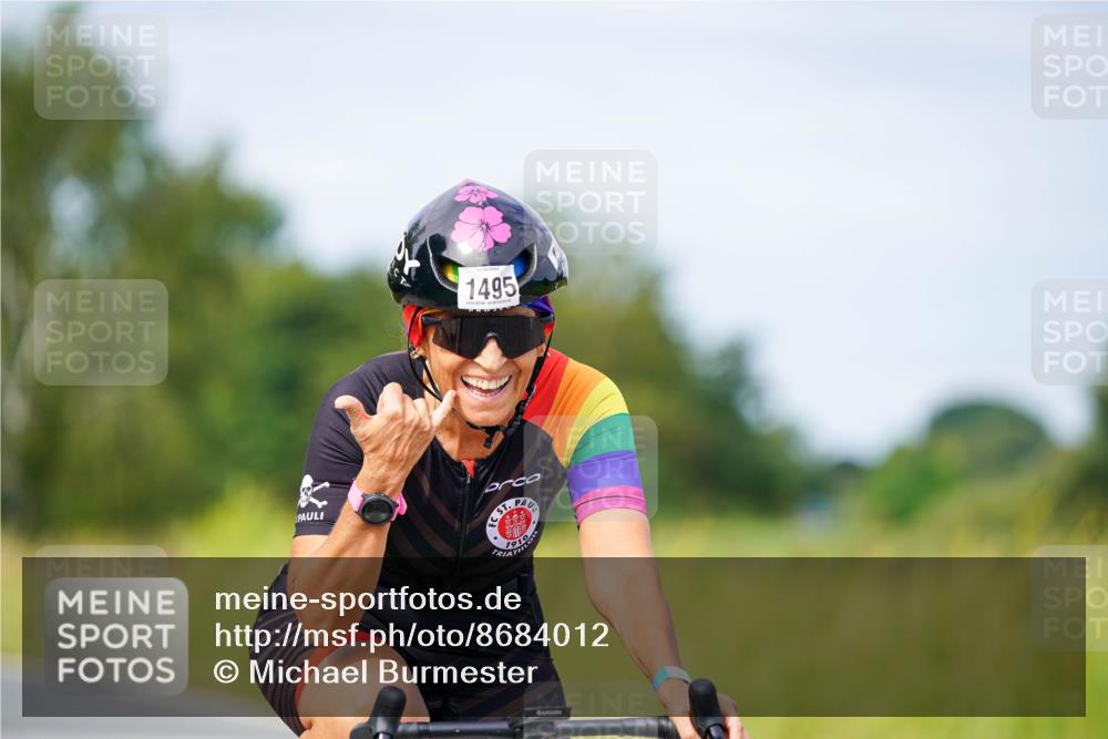 31.08.2025 - Elbe Triathlon Hamburg Michael Burmester http://msf.ph/oto/8684012 31.08.2025 11:16:20 Radfahren 1387, 1495, 1503 meine-sportfotos.de