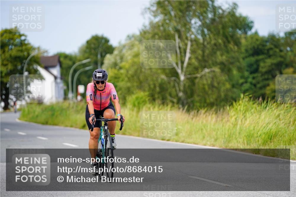31.08.2025 - Elbe Triathlon Hamburg Michael Burmester http://msf.ph/oto/8684015 31.08.2025 11:16:21 Radfahren 1387, 1495, 1503 meine-sportfotos.de
