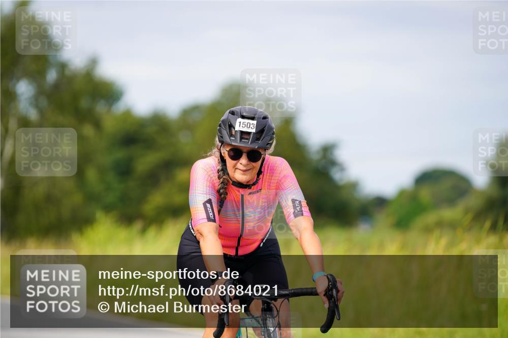 31.08.2025 - Elbe Triathlon Hamburg Michael Burmester http://msf.ph/oto/8684021 31.08.2025 11:16:23 Radfahren 1387, 1495, 1503 meine-sportfotos.de