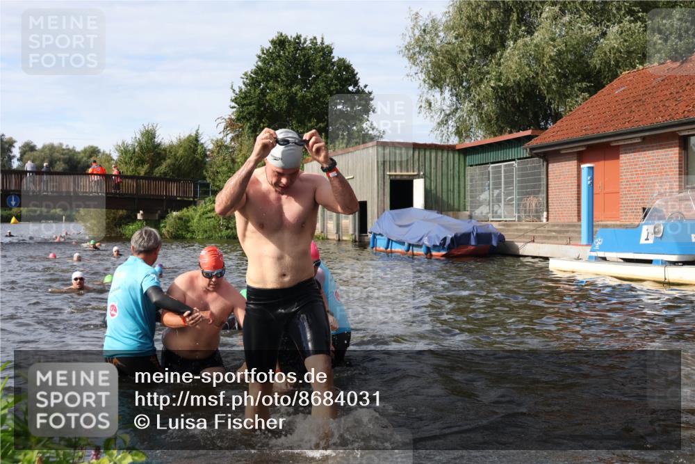 31.08.2025 - Elbe Triathlon Hamburg Luisa Fischer http://msf.ph/oto/8684031 31.08.2025 10:21:57 Schwimmen 1119, 1134, 1156, 1168, 1177, 1186, 1217, 1229 meine-sportfotos.de