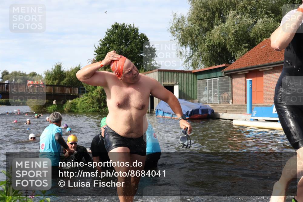 31.08.2025 - Elbe Triathlon Hamburg Luisa Fischer http://msf.ph/oto/8684041 31.08.2025 10:22:00 Schwimmen 1119, 1134, 1156, 1186, 1217, 1221, 1229, 1243 meine-sportfotos.de